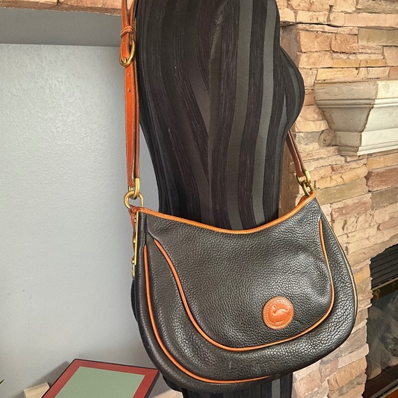 VTG 80s Dooney & Bourke Authentic Leather DB Fob Crescent Hobo Bag Black Tan OS - Picture 1 of 16